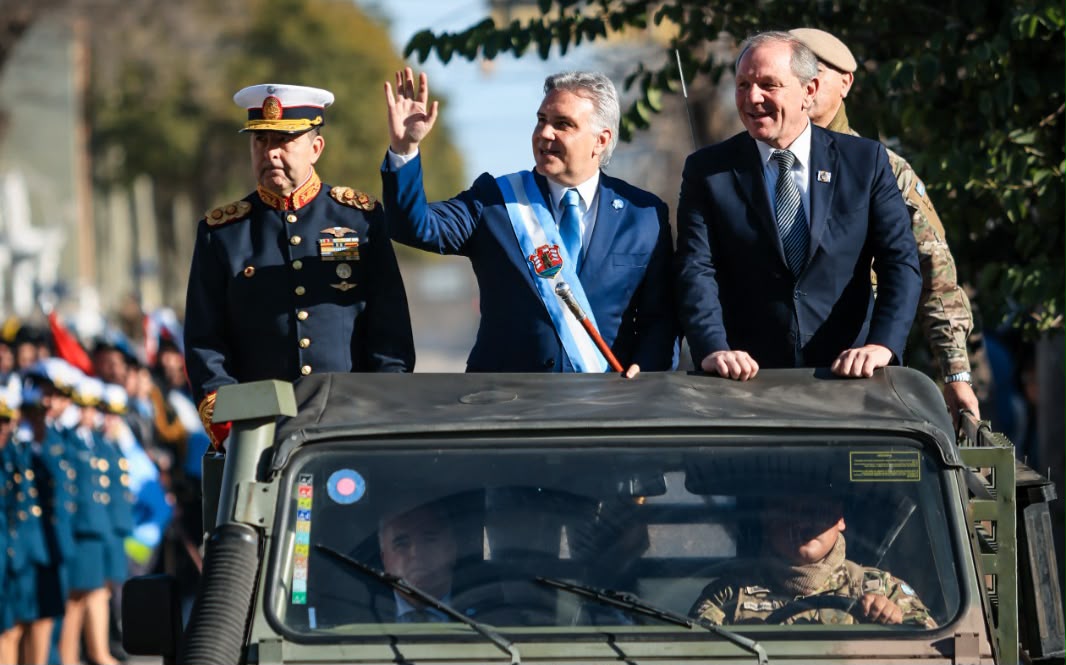 Día de la Independencia: Llaryora encabezará el acto central y el desfile cívico-militar en Río Cuarto